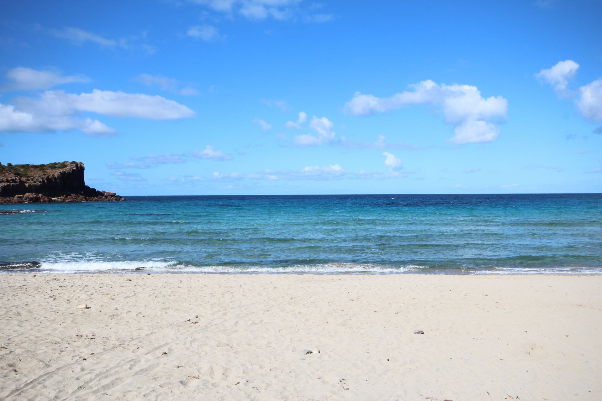 Spiaggia La Caletta'in fotoğrafı - Çocuklu aile gezginleri için önerilir