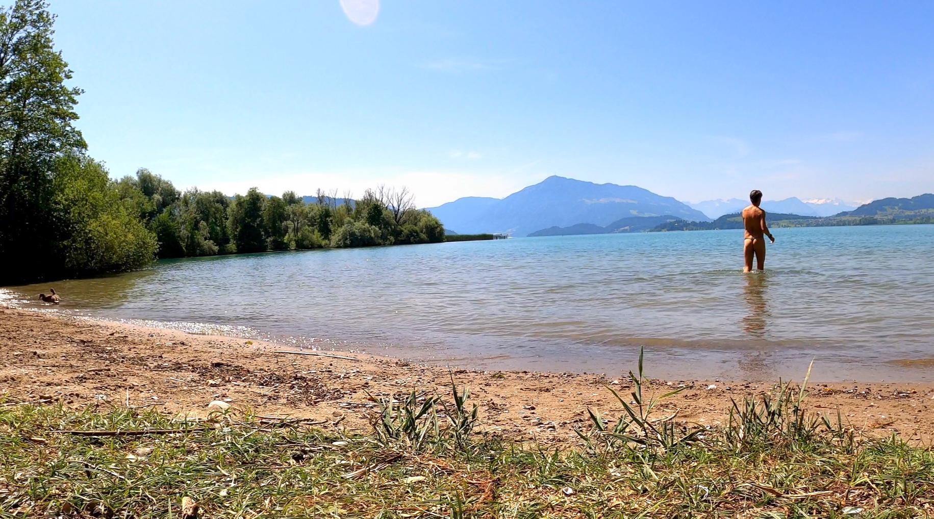 Choller Zug nudist Beach'in fotoğrafı - rahatlamayı sevenler arasında popüler bir yer