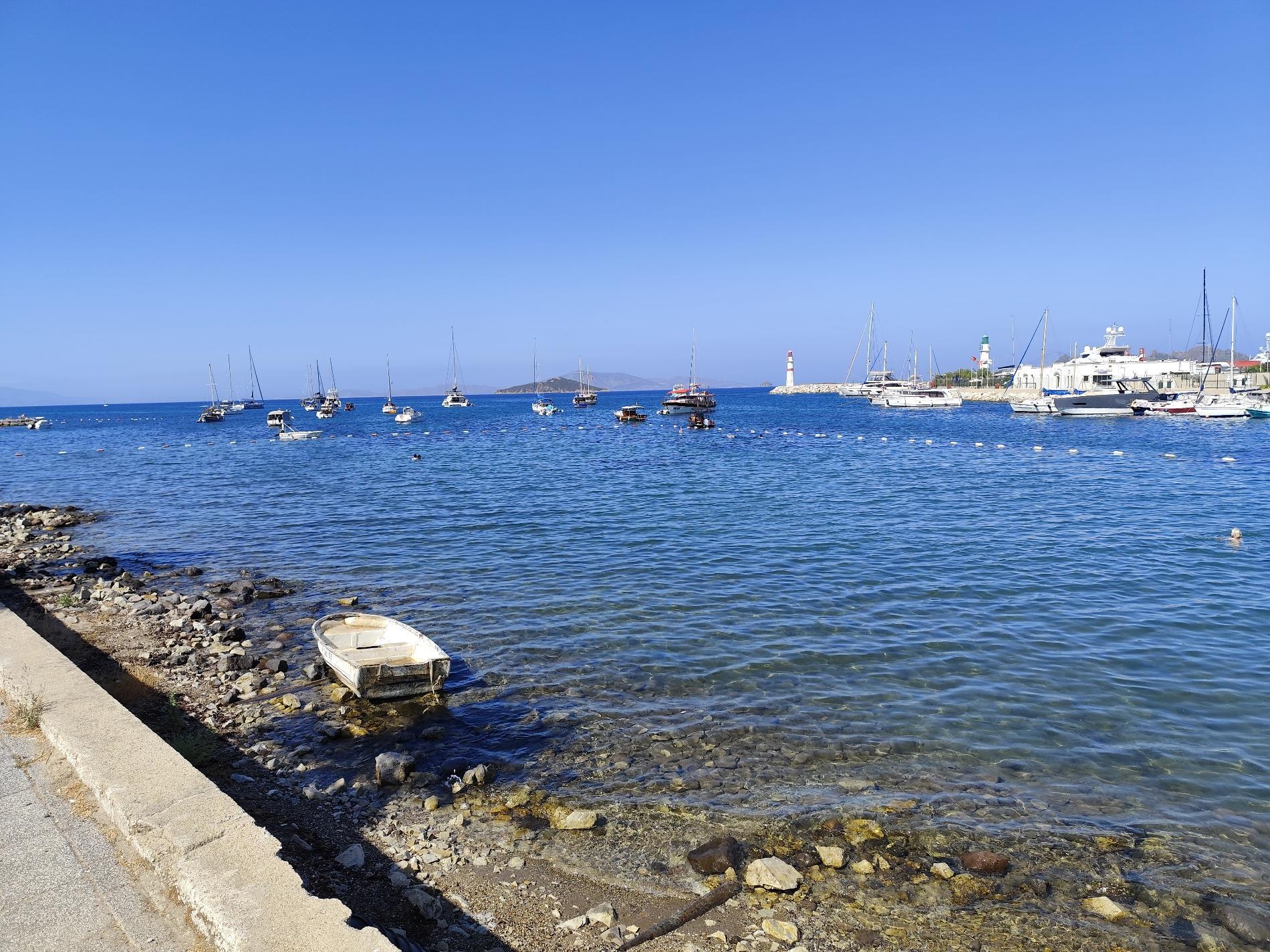 Turgutreis beach'in fotoğrafı biraz temiz temizlik seviyesi ile
