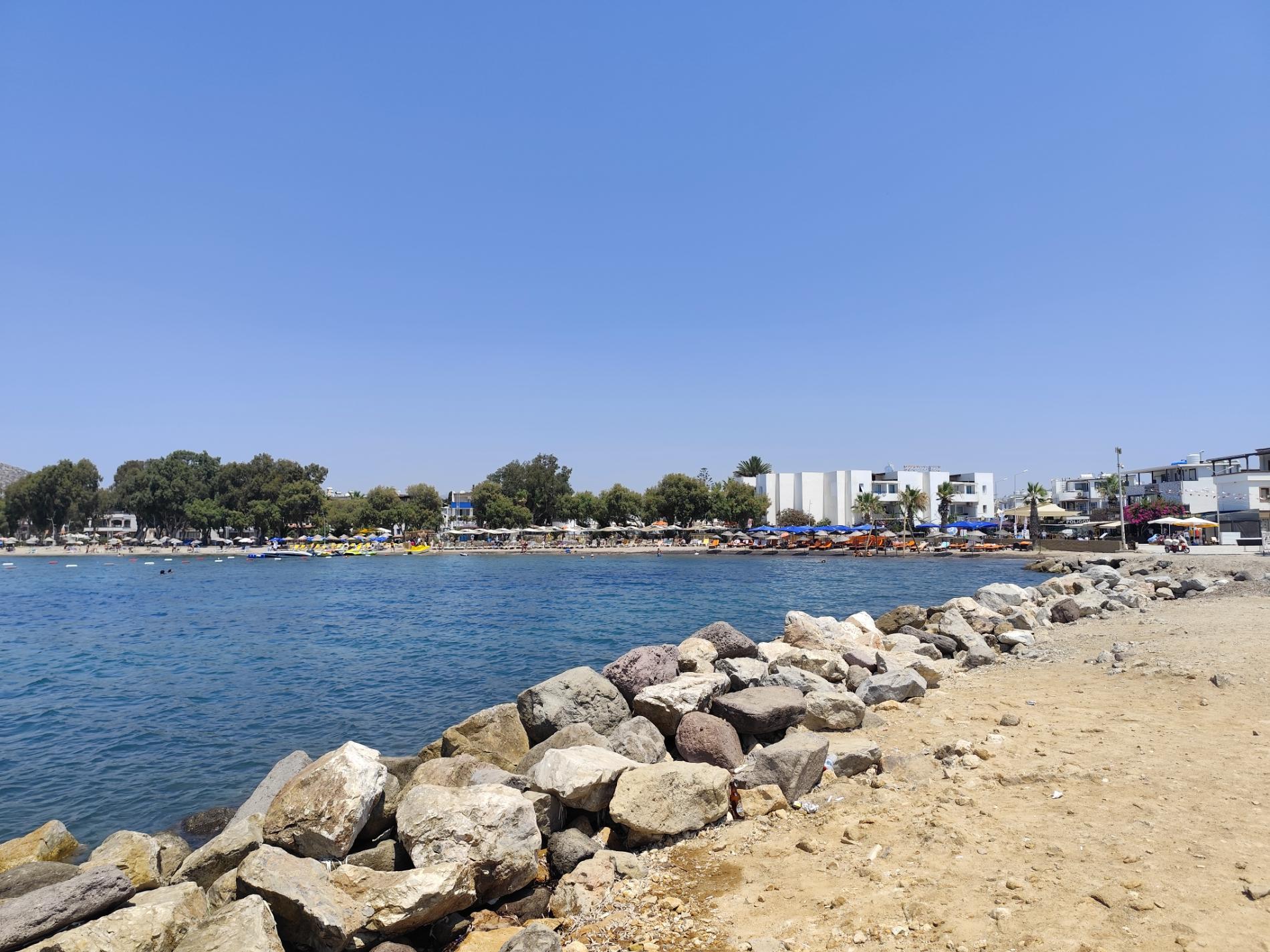 Ayvan beach'in fotoğrafı ve yerleşim