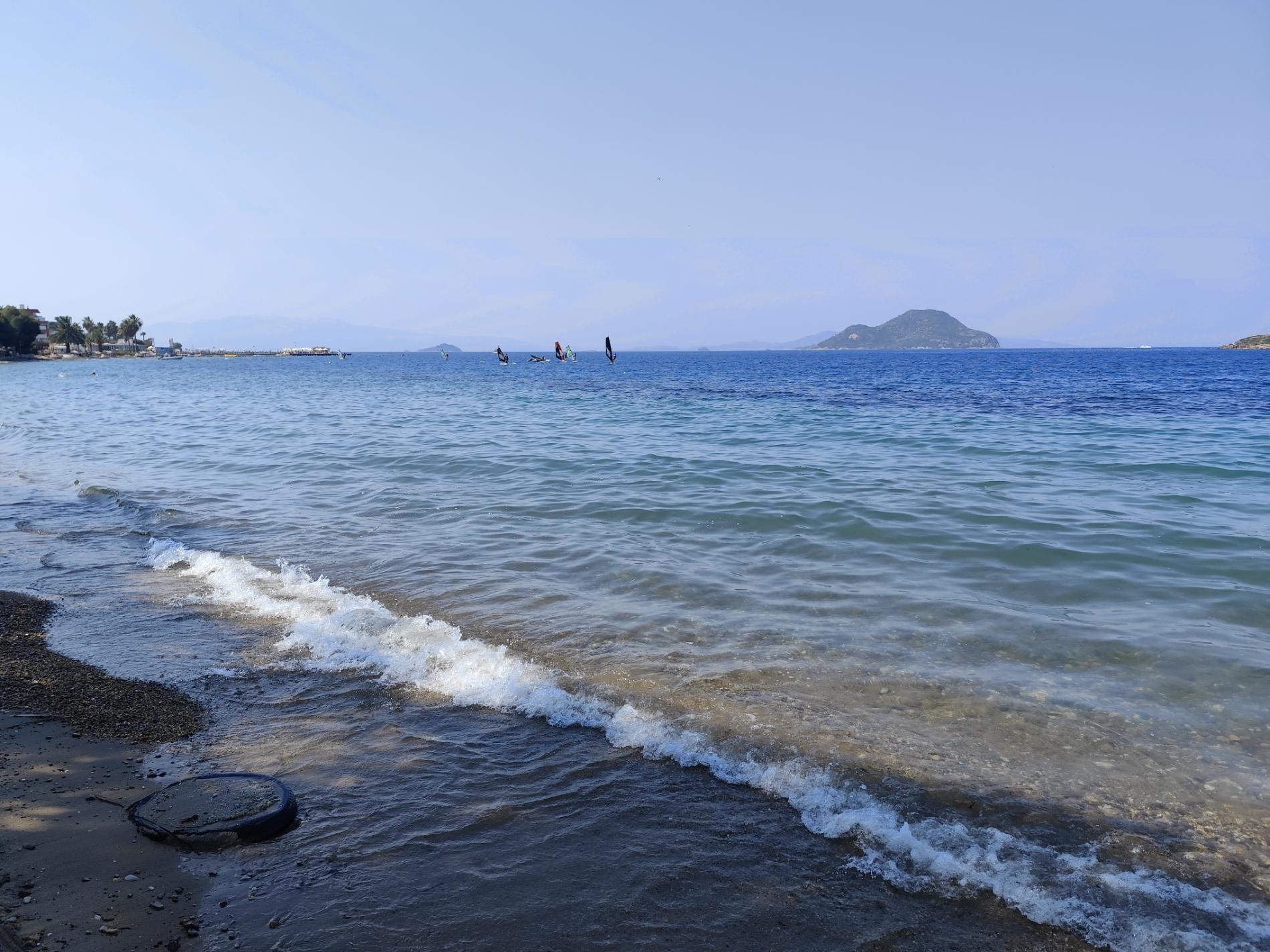 Kadıkalesi Plajı'in fotoğrafı geniş ile birlikte