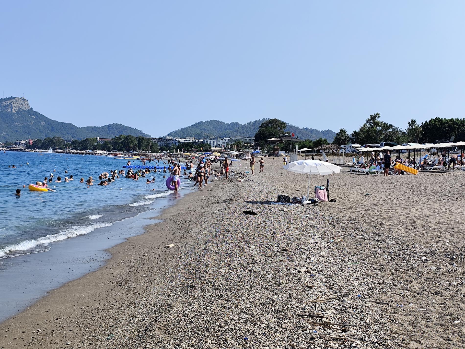 Kemer Halk Plajı III'in fotoğrafı düz ve uzun ile birlikte