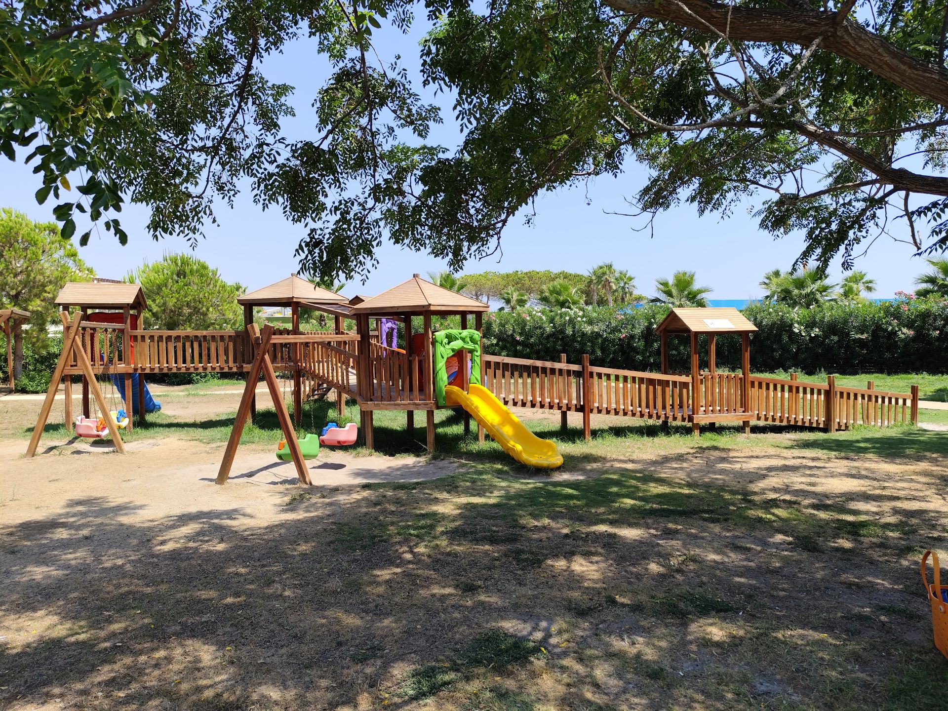 Belek Halk Plajı'in fotoğrafı kısmen otel alanı