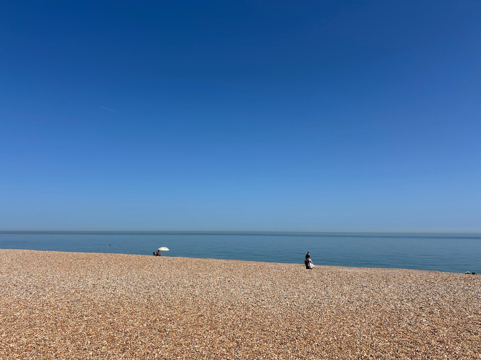 Stone Bay beach'in fotoğrafı dağlarla çevrili
