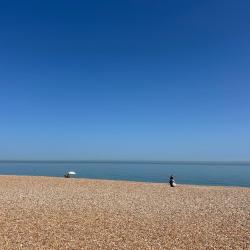 Stone Bay beach'in fotoğrafı dağlarla çevrili